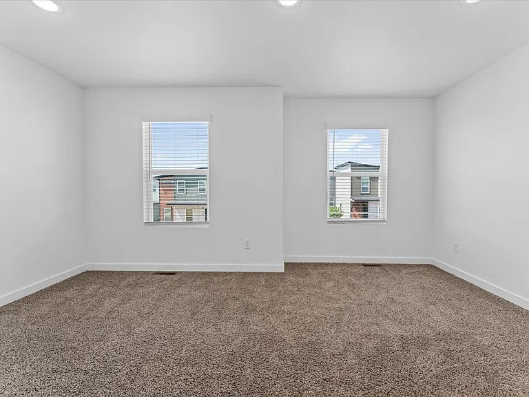 941 Ventnor Ave — Photo 16