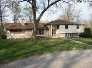 3 Timber Ridge Dr, Coal Valley, IL 61240