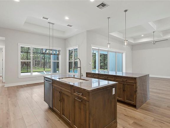 5th image of 5760 Bur Oaks LN