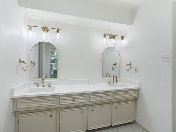 5th image of 12019 Sugar Springs Dr