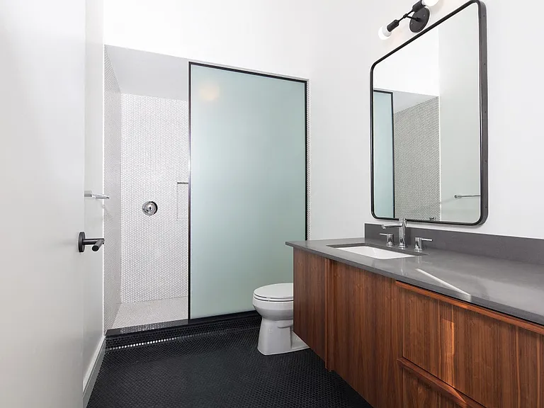 510 Julia St — Photo 10