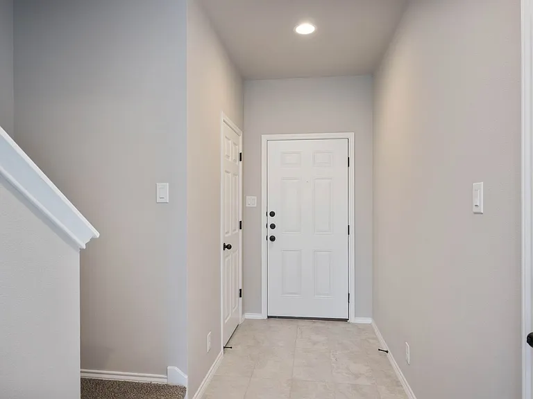 8607 Valentina Way — Photo 3
