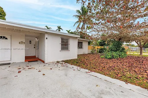 14601 NW 10th Ave Photo 1