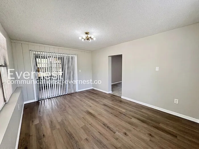 2112 Wolf Rd — Photo 8