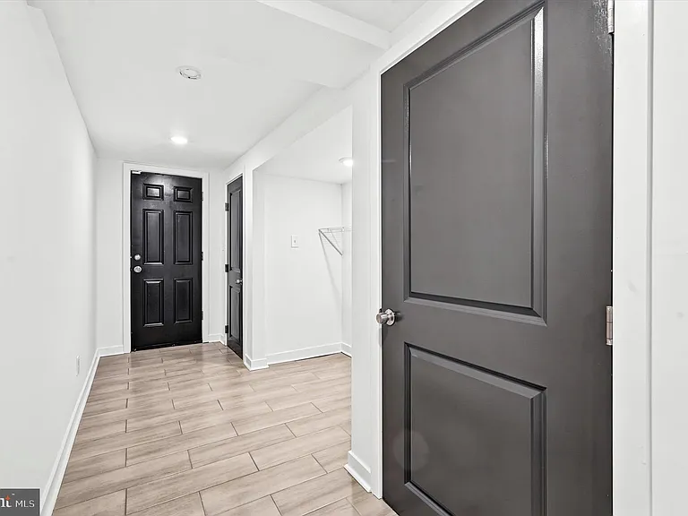5616 Florence Ave — Photo 37
