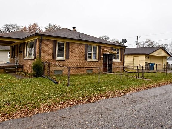 3rd image of 4646 N Hillside Ave