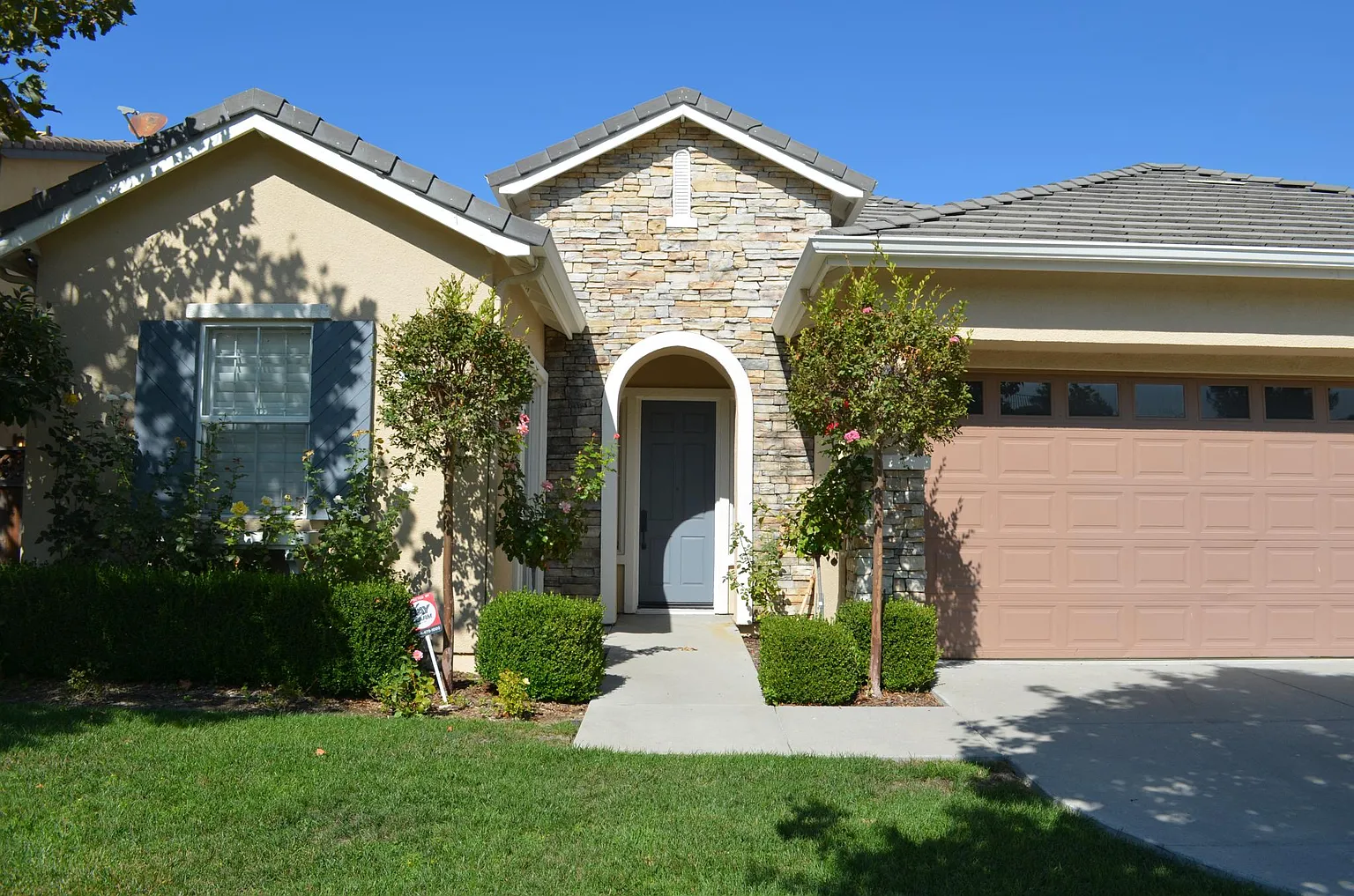 1557 Laurelwood Crossing Ter photo 1