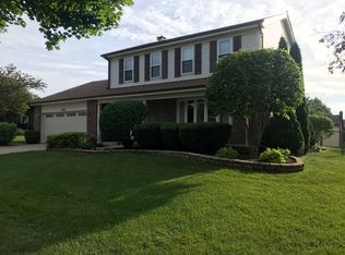 8120 Rosebury Ave, Woodridge, IL 60517