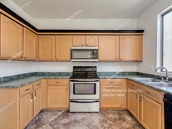 2nd image of 881 E Pollino St