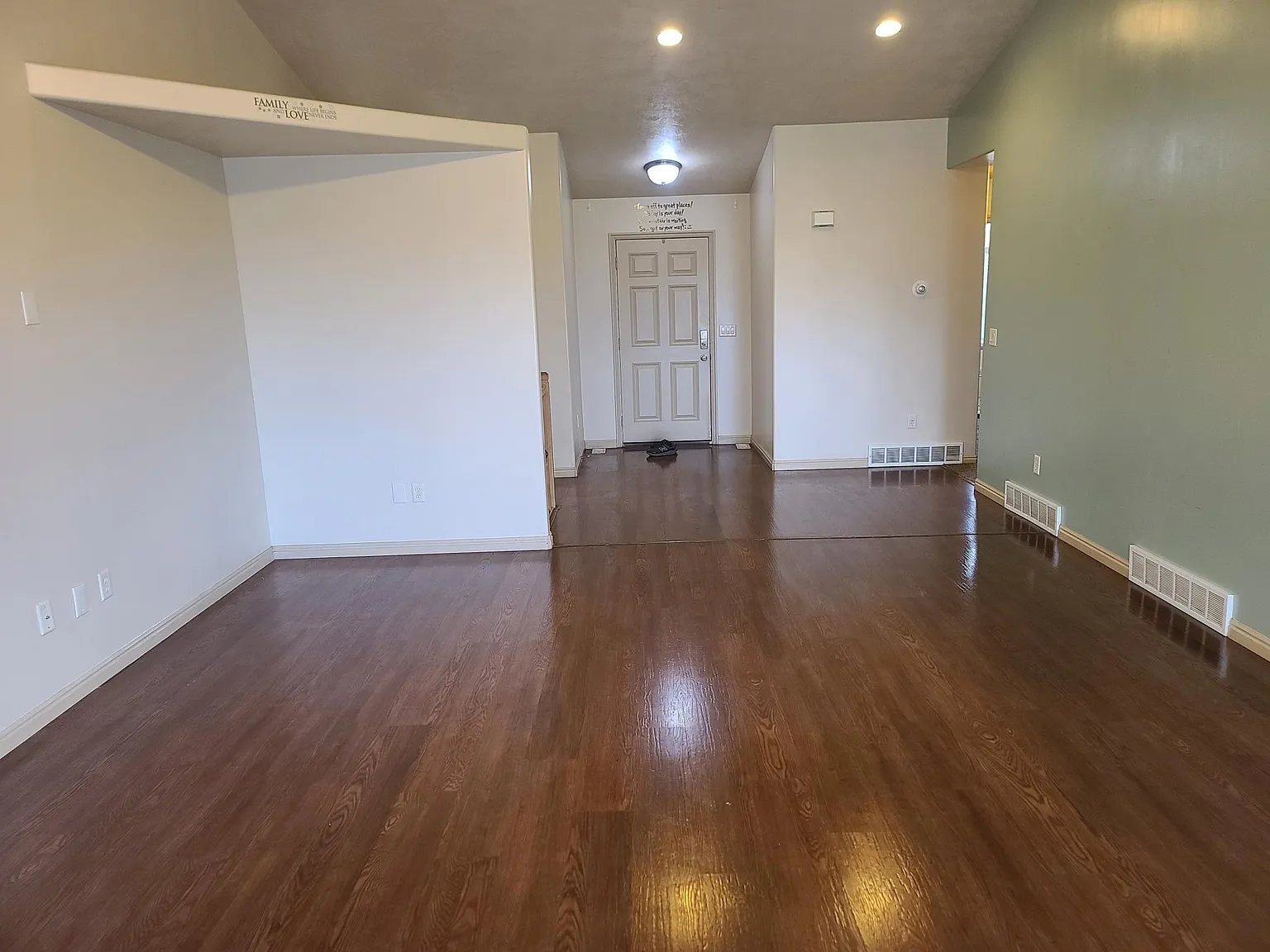 6 bed, 3200 sqft, $2,999 — Photo 3