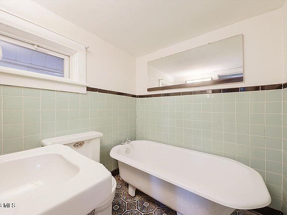 24th image of 507 Ralston Ave