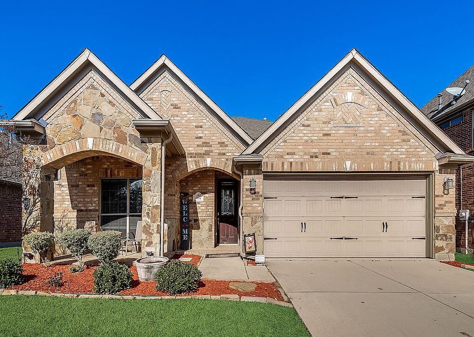 1st image of 304 Blythe Bridge Dr