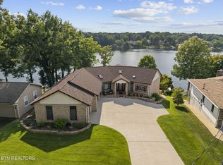 220 Lakewood Dr, Crossville, TN 38558