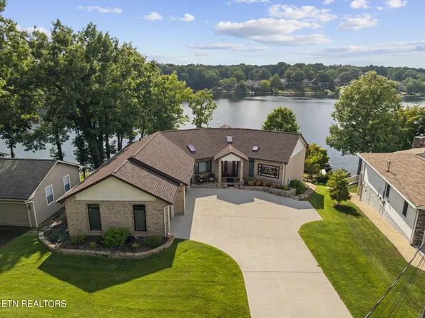 220 Lakewood Dr, Crossville, TN 38558