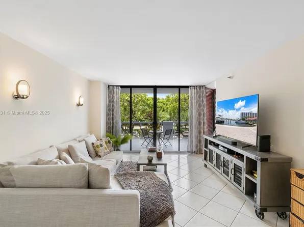 3640 Yacht Club Dr APT 203, Aventura, FL 33180