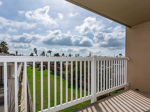 3rd image of 3030 Suncrest Dr Unit 607