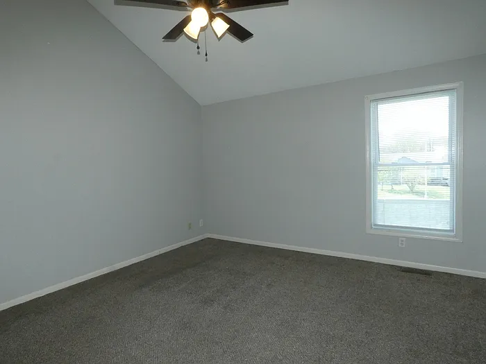 10632 N Locust Ct — Photo 8