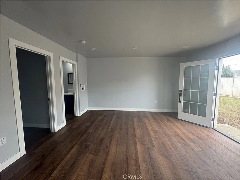 1900 N Bellflower Blvd — Photo 3