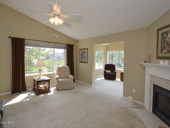 5th image of 1363 S Village Cir