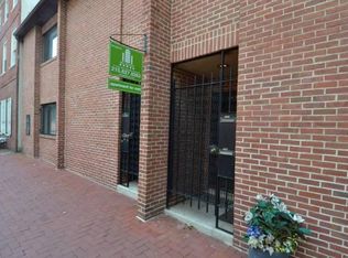 336 S 6th St #B, Philadelphia, PA 19106