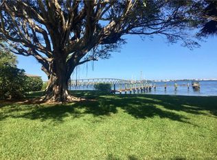 24 S Sewalls Point Rd, Sewalls Pt, FL 34996