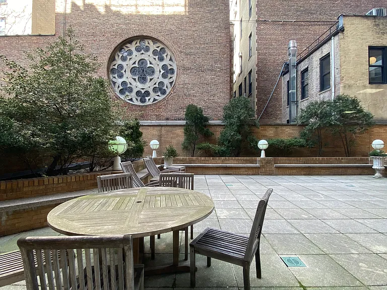 201 W 72nd St #3F — Photo 18