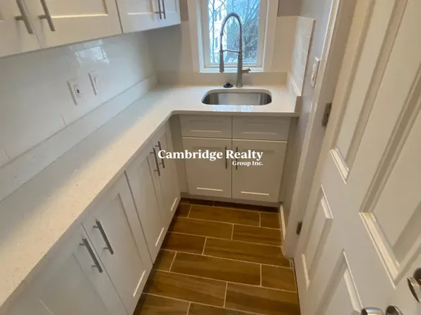 9 Houghton St #3M, Somerville, MA 02143