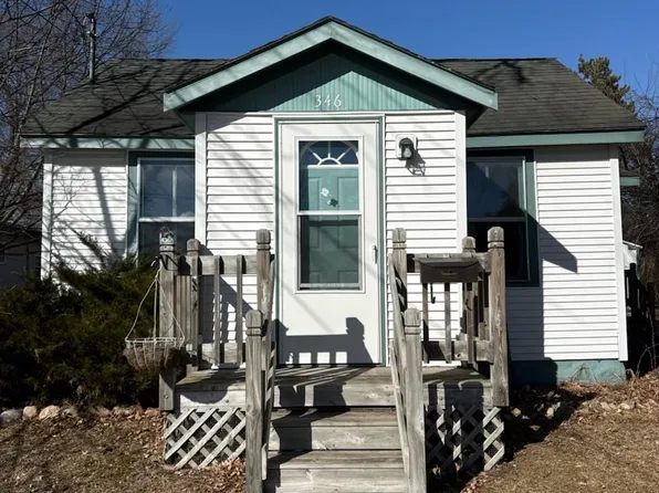 346 North St, Waupaca, WI 54981