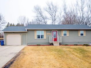 124 W Meadowlark Ln, Fergus Falls, MN 56537