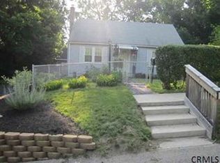 19 Elm St, Rensselaer, NY 12144