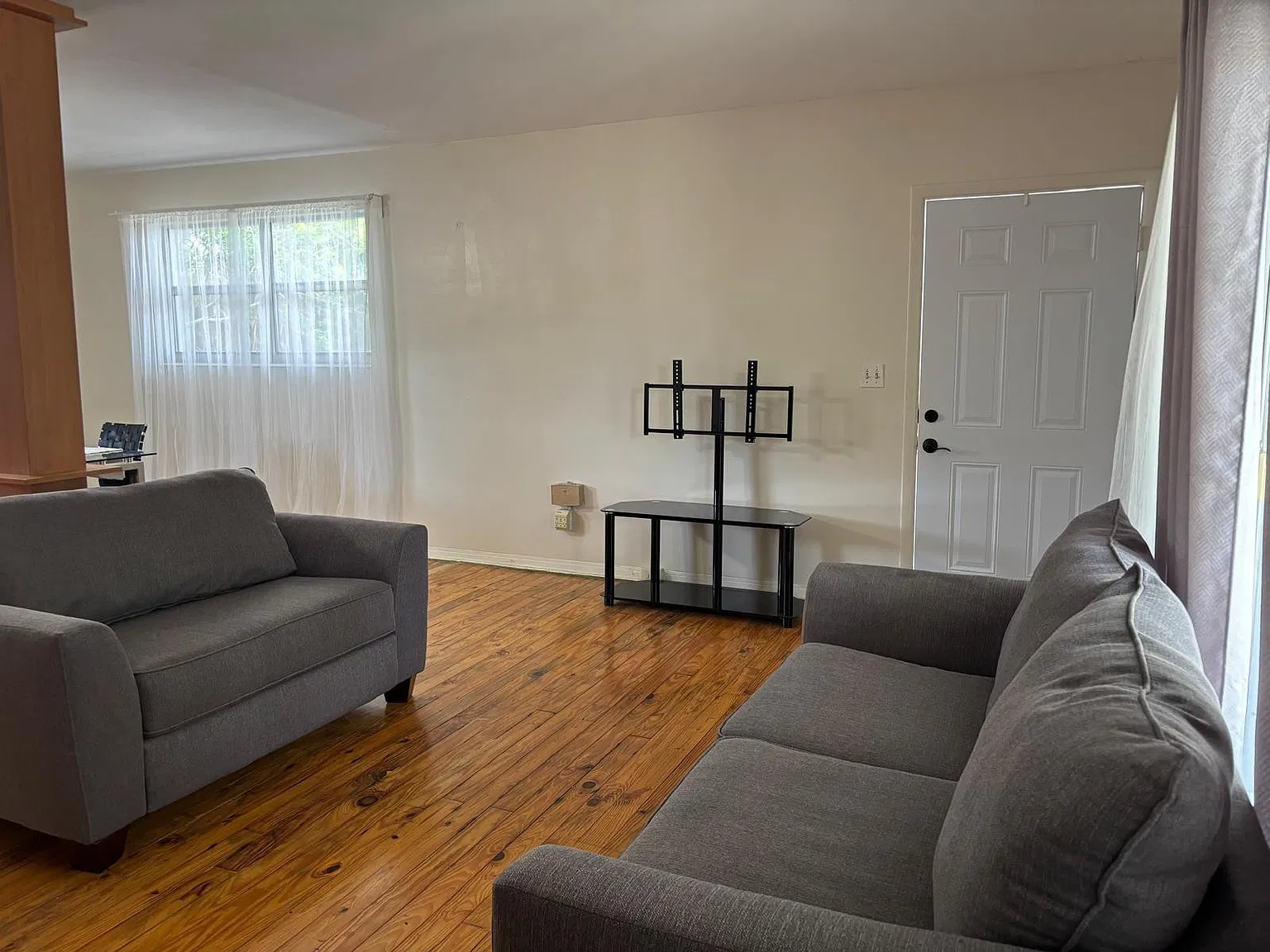 1 bed, 1.0 bath, 620 sqft, $1,825 — Photo 3