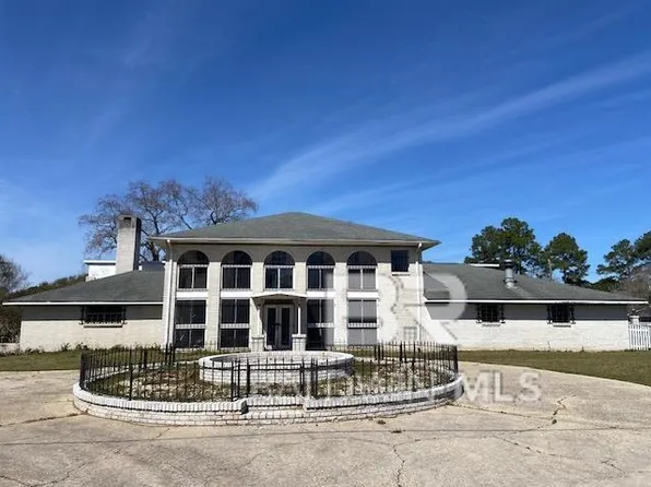 7758 Hillside Dr N, Irvington, AL 36544