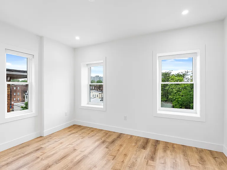 442 W Queen Ln #2 — Photo 27
