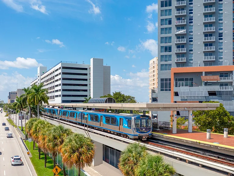 Motion at Dadeland — Photo 64