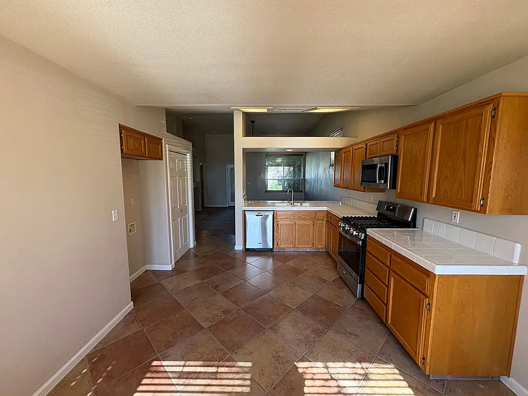 1422 E Mesa Ct — Photo 14
