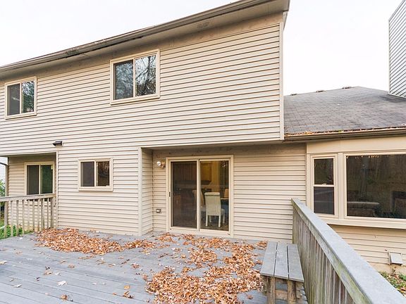 3rd image of 4264 Woodstream Dr