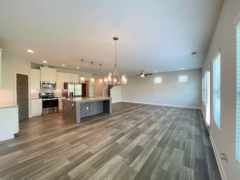 598 Omnia Ct — Photo 8