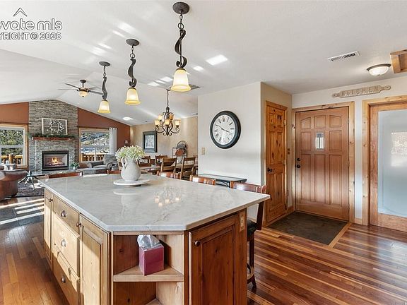 4th image of 2809 Edlowe Rd