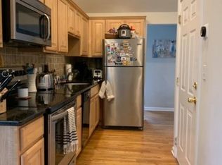 7 Wampus Ln APT 6, Riverside, CT 06878