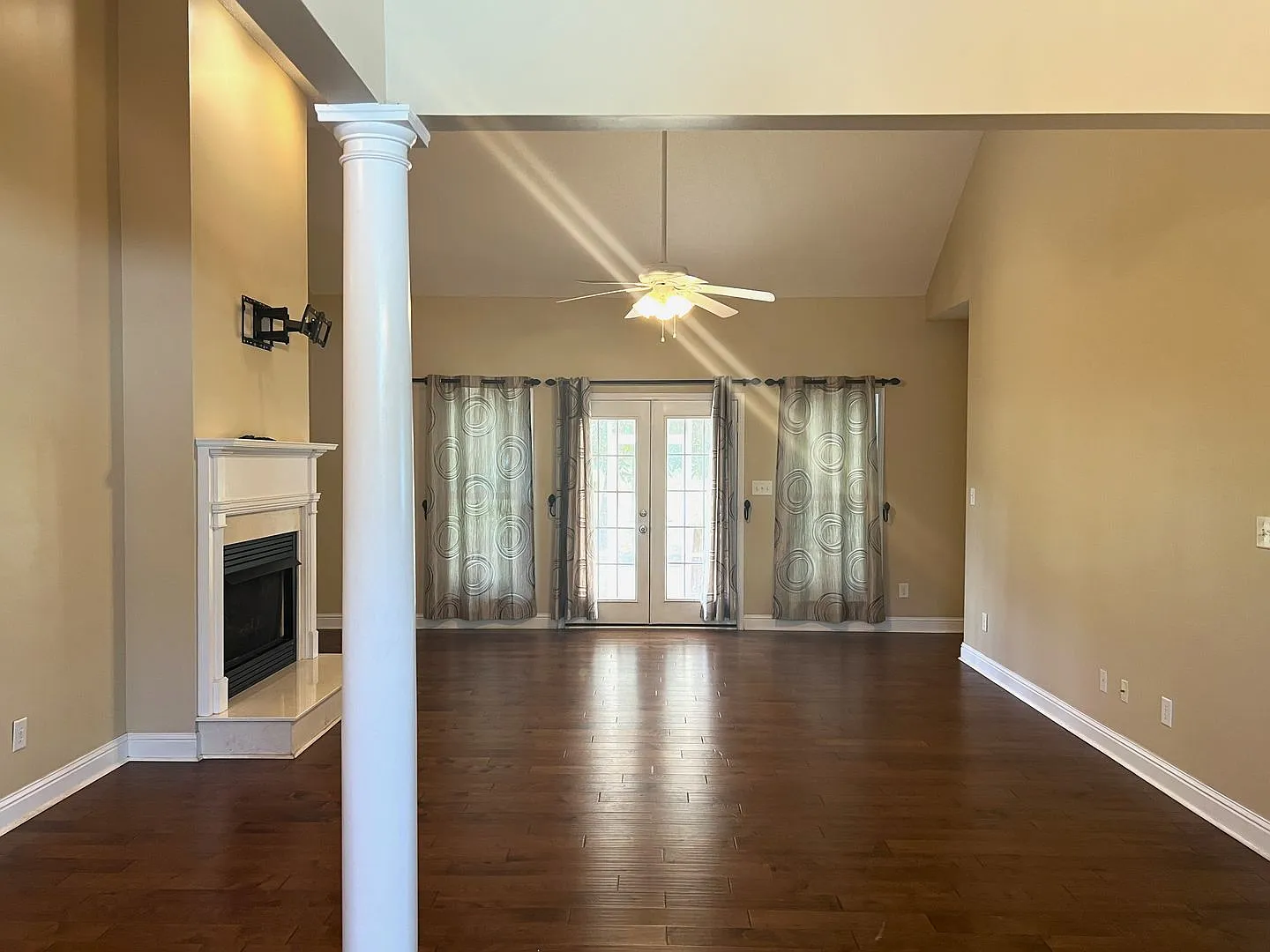 Great Home Convenient to Downtown and I-75 — Photo 2