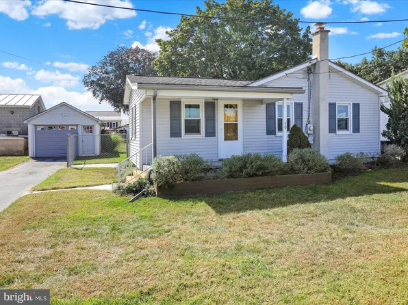 46 Church St, Bethel, PA 19507