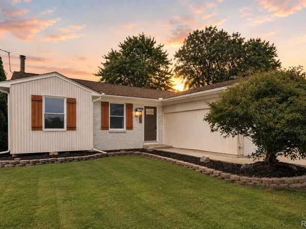 27057 Clark Cir, Chesterfield, MI 48051