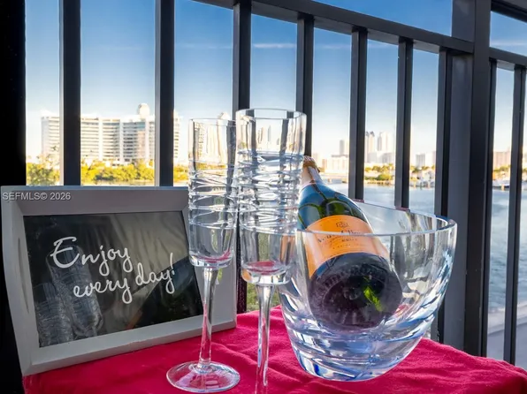 3255 NE 184th St, Aventura, FL