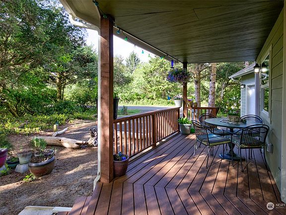 5th image of 386 Sextans Avenue SW