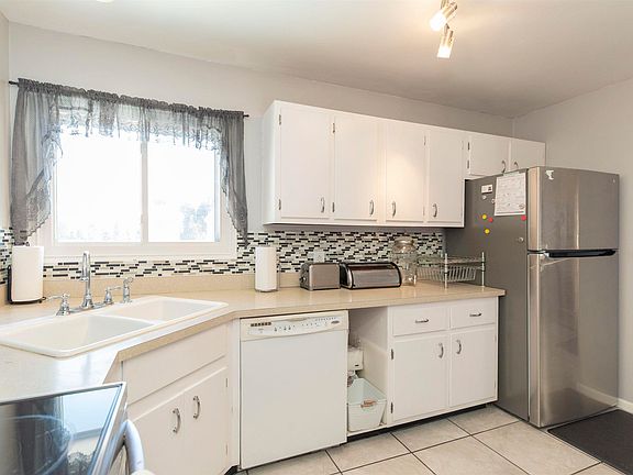 5th image of 50728 Parian Ave