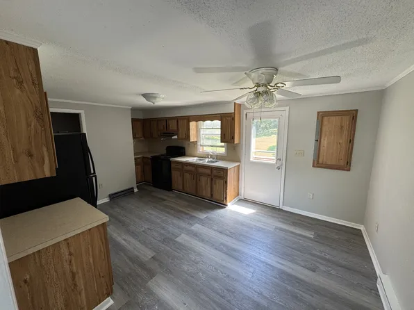 94 3rd St, Shenandoah Junction, WV 25442