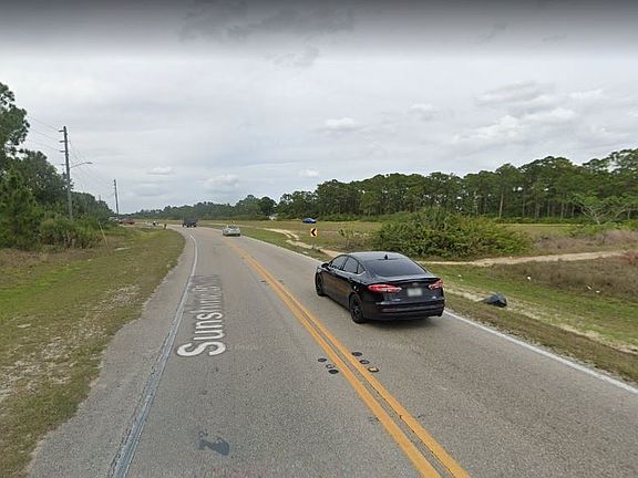 4th image of 3523 Sunshine Blvd