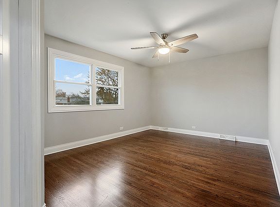 5th image of 10940 S Kilbourn Ave