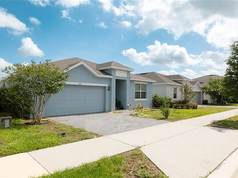 2203 Pigeon Plum Dr — Photo 1