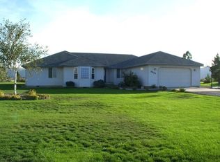 3839 Mount Adams View Dr, West Richland, WA 99353